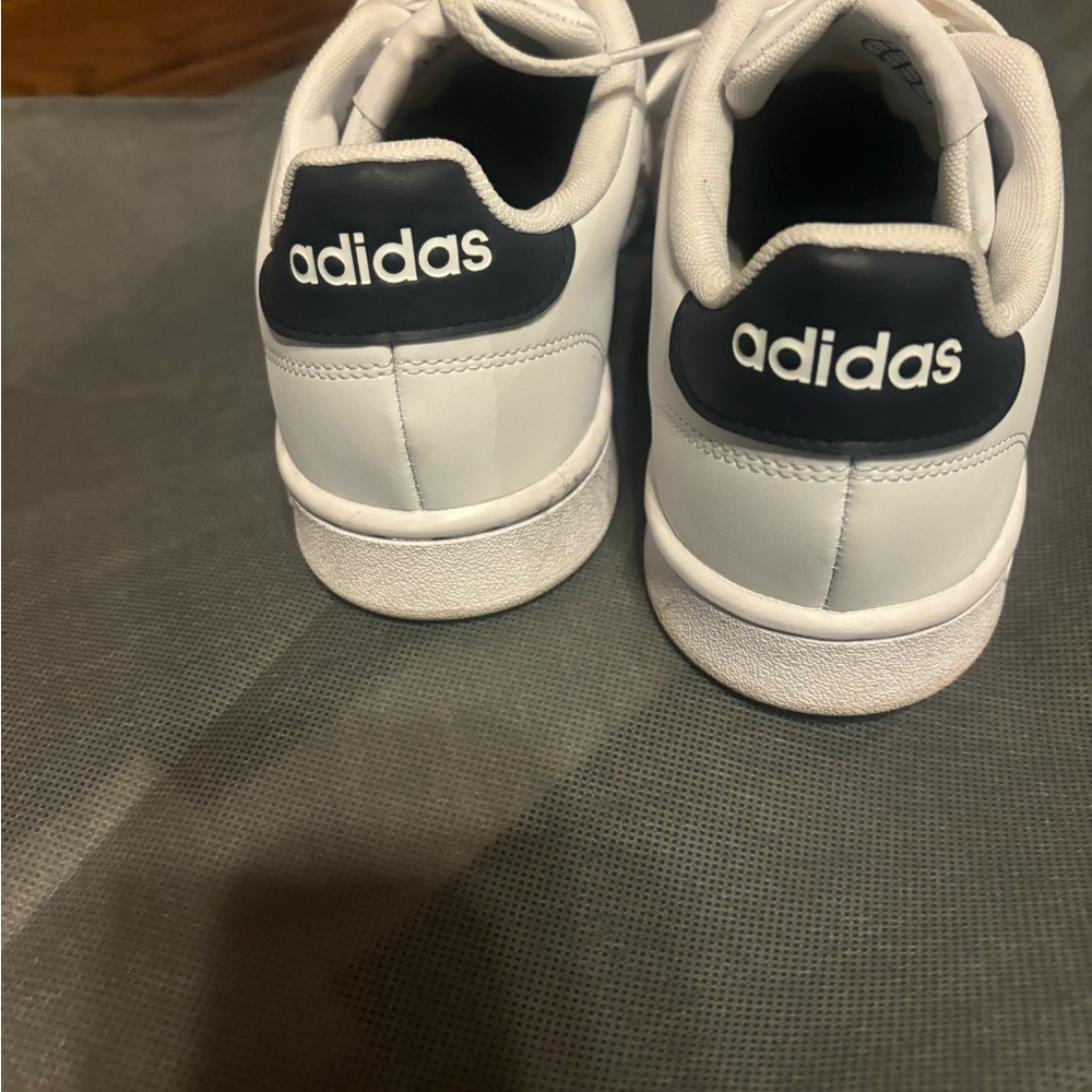 Adidas - Picture 2 of 4